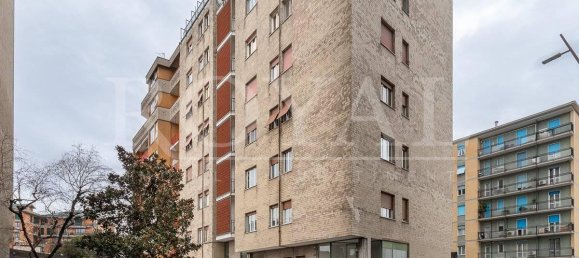 2 rooms Apartment in Monza, Italy No. 38301 3