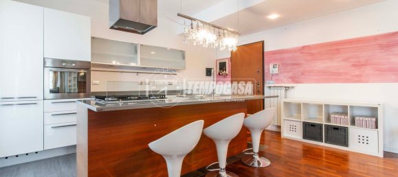 3 rooms Apartment in Guanzate, Italy No. 269374 6