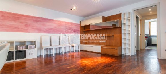 3 rooms Apartment in Guanzate, Italy No. 269374 5