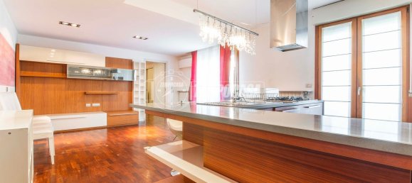 3 rooms Apartment in Guanzate, Italy No. 269374 7