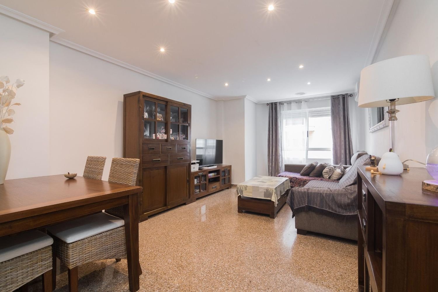 Квартира с 4 спальнями в Аликанте, Испания № 217570