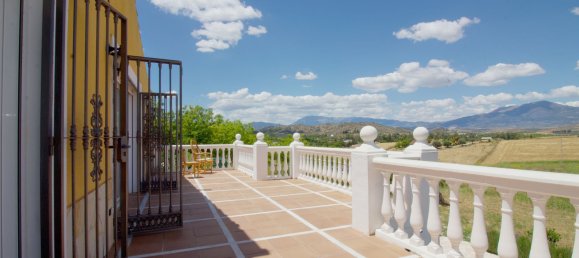 6 غرف نوم فيلا في Coin, Spain رقم 137925 70