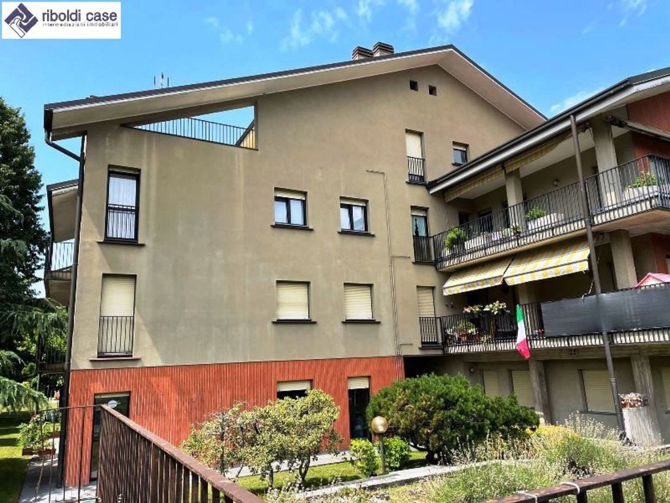 Garage à Giussano, Italy 15m² No. 111907