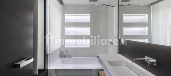 Пентхаус с 2 спальнями в Рим, Италия № 296473 12