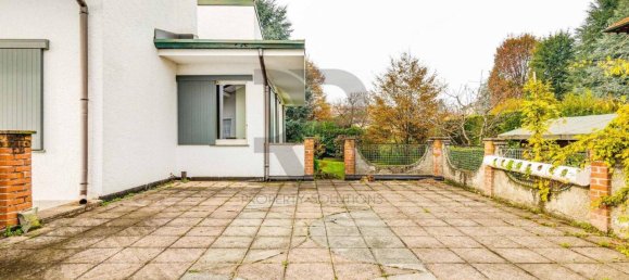 Вилла с 8 комнатами в Моццате, Италия № 30290 29