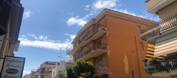 Apartamento de 3 habitaciónes en Monterotondo, Italy No. 22012 32