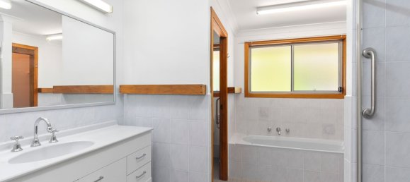 3 bedrooms House in Emerald Beach, Australia No. 134 10