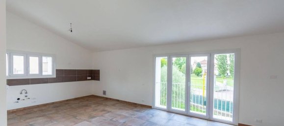 5 rooms House in Torri di Quartesolo, Italy No. 88399 4