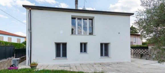 5 rooms House in Torri di Quartesolo, Italy No. 88399 2