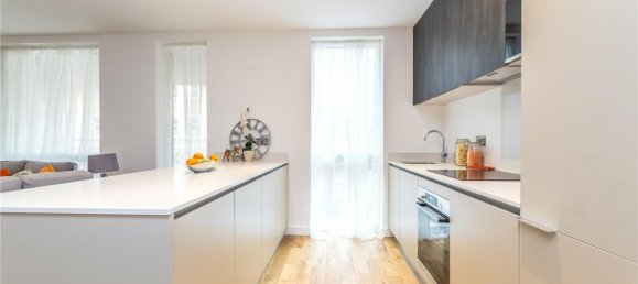 3 Schlafzimmer Wohnung in Croydon, United Kingdom, Nr. 7949 2