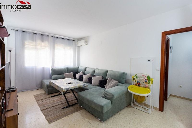 Apartamento de 3 dormitorios en Granada, Spain No. 219758