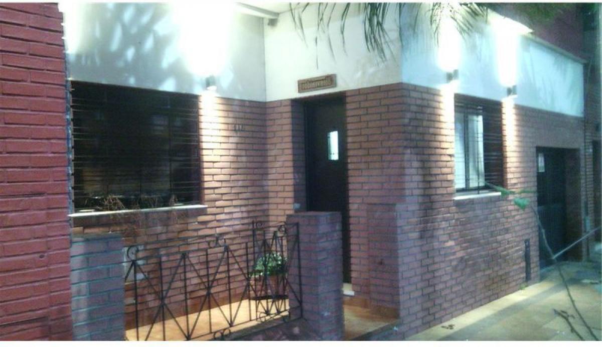 Casa de 2 dormitorios en Avellaneda, Argentina No. 19018