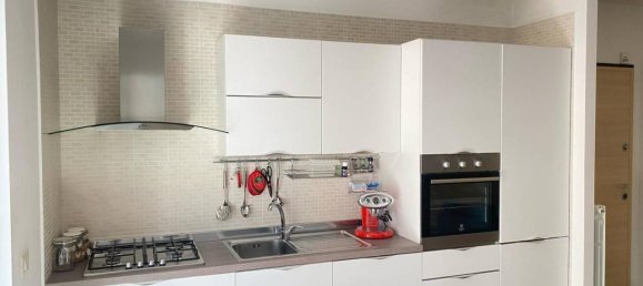 3 rooms Apartment in Taranto, Italy No. 40464 2