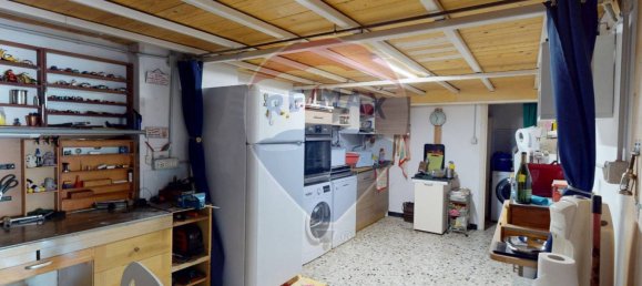 71m² Commercial property in Genoa, Italy No. 266442 2