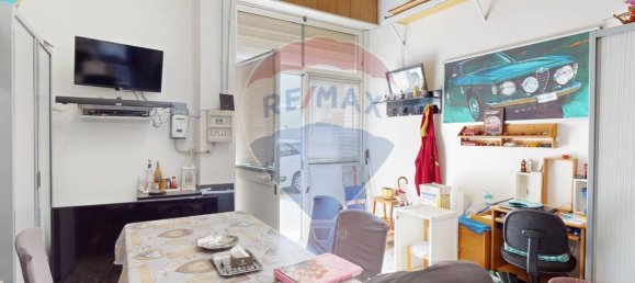 71m² Commercial property in Genoa, Italy No. 266442 8