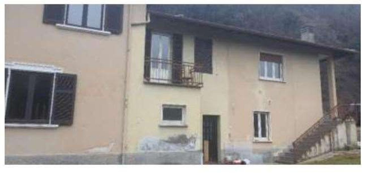 5-Zimmer Haus in Cuveglio, Italy, Nr. 315044
