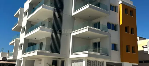 2 bedrooms Apartment in Limassol, Cyprus No. 5412 2