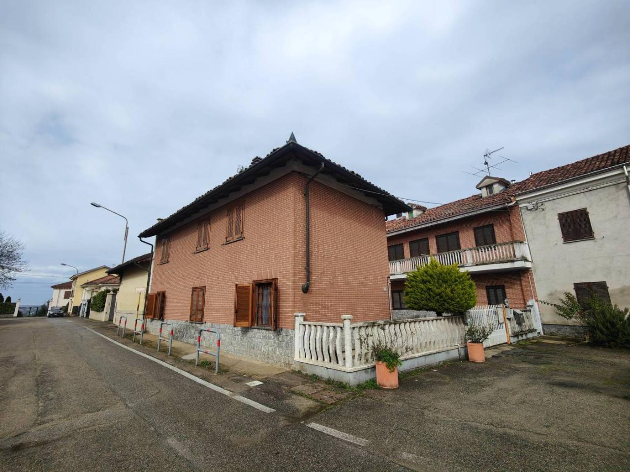 4 rooms Villa in Asti, Italy No. 169364