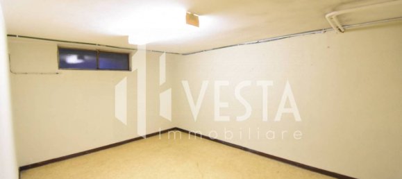 Propiedad comercial de 3 habitaciónes en Osnago, Italy No. 327111 12