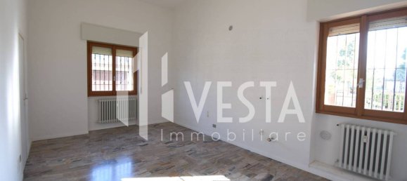 Propiedad comercial de 3 habitaciónes en Osnago, Italy No. 327111 8