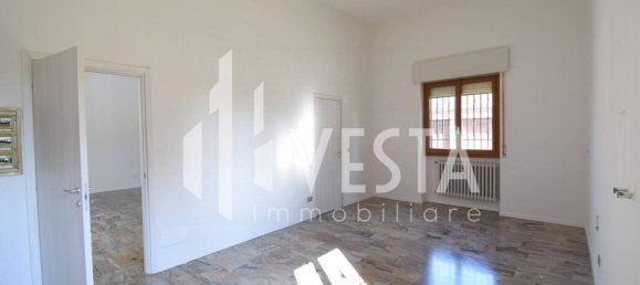 Propiedad comercial de 3 habitaciónes en Osnago, Italy No. 327111 6