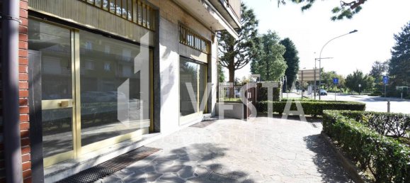 Propiedad comercial de 3 habitaciónes en Osnago, Italy No. 327111 13