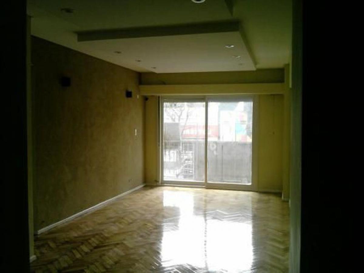 Apartamento de 3 dormitorios en Buenos Aires, Argentina No. 87495