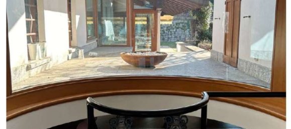 5 rooms Villa in Erba, Italy No. 3920 7