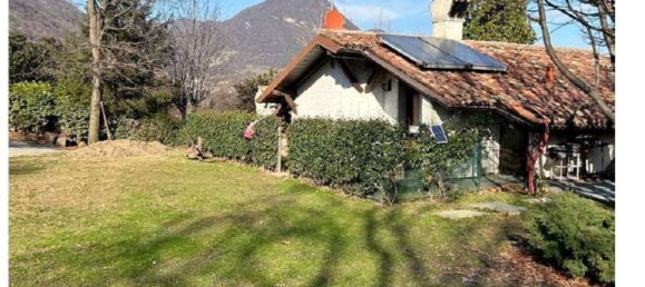 5 rooms Villa in Erba, Italy No. 3920 17