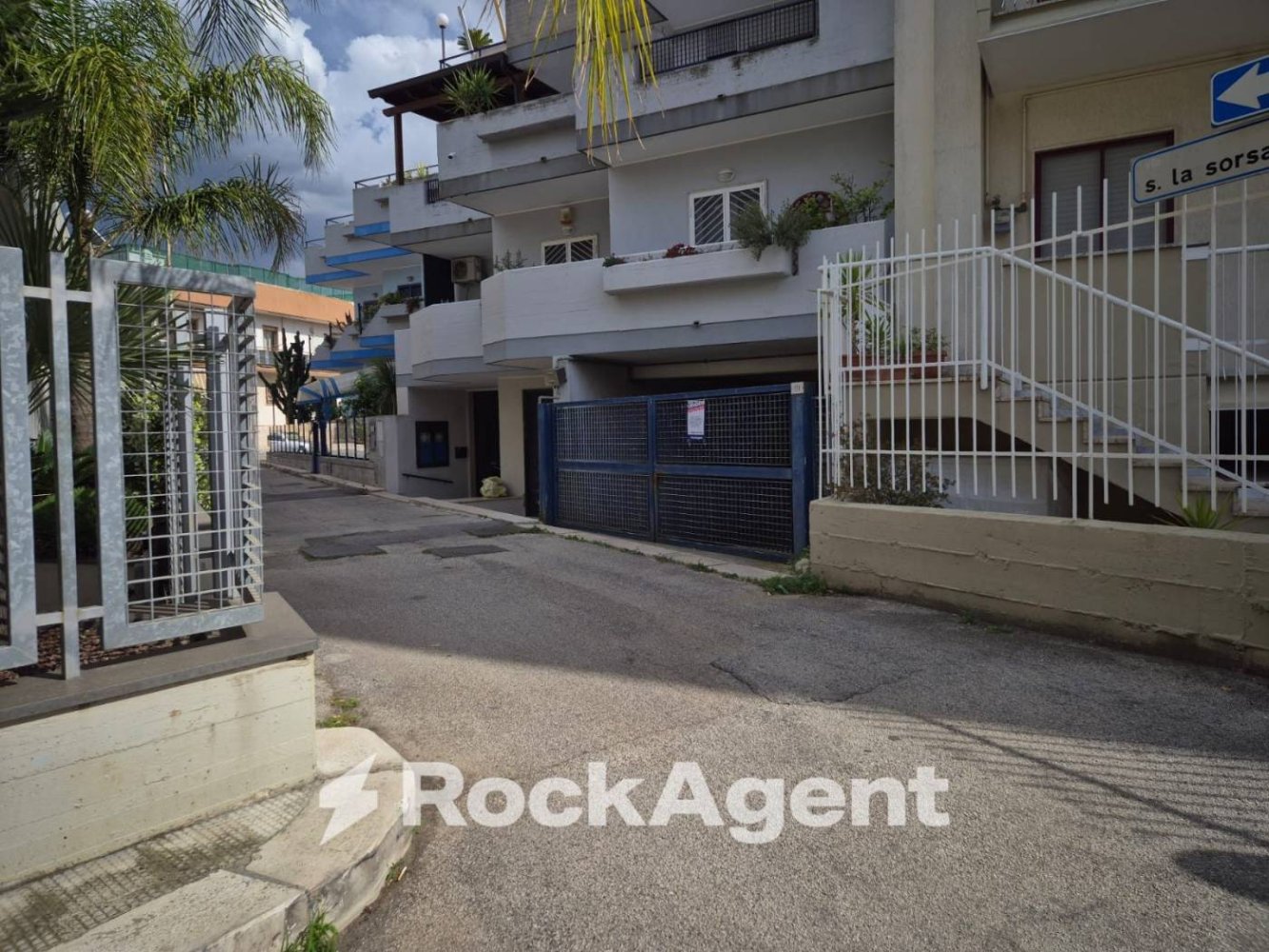 Garage in Bitritto, Italy 127m², Nr. 302900