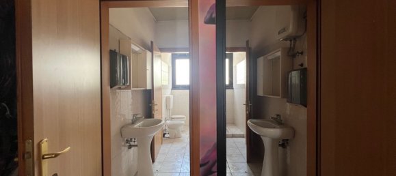 1350m² Warehouse in Treviso, Italy No. 297326 12