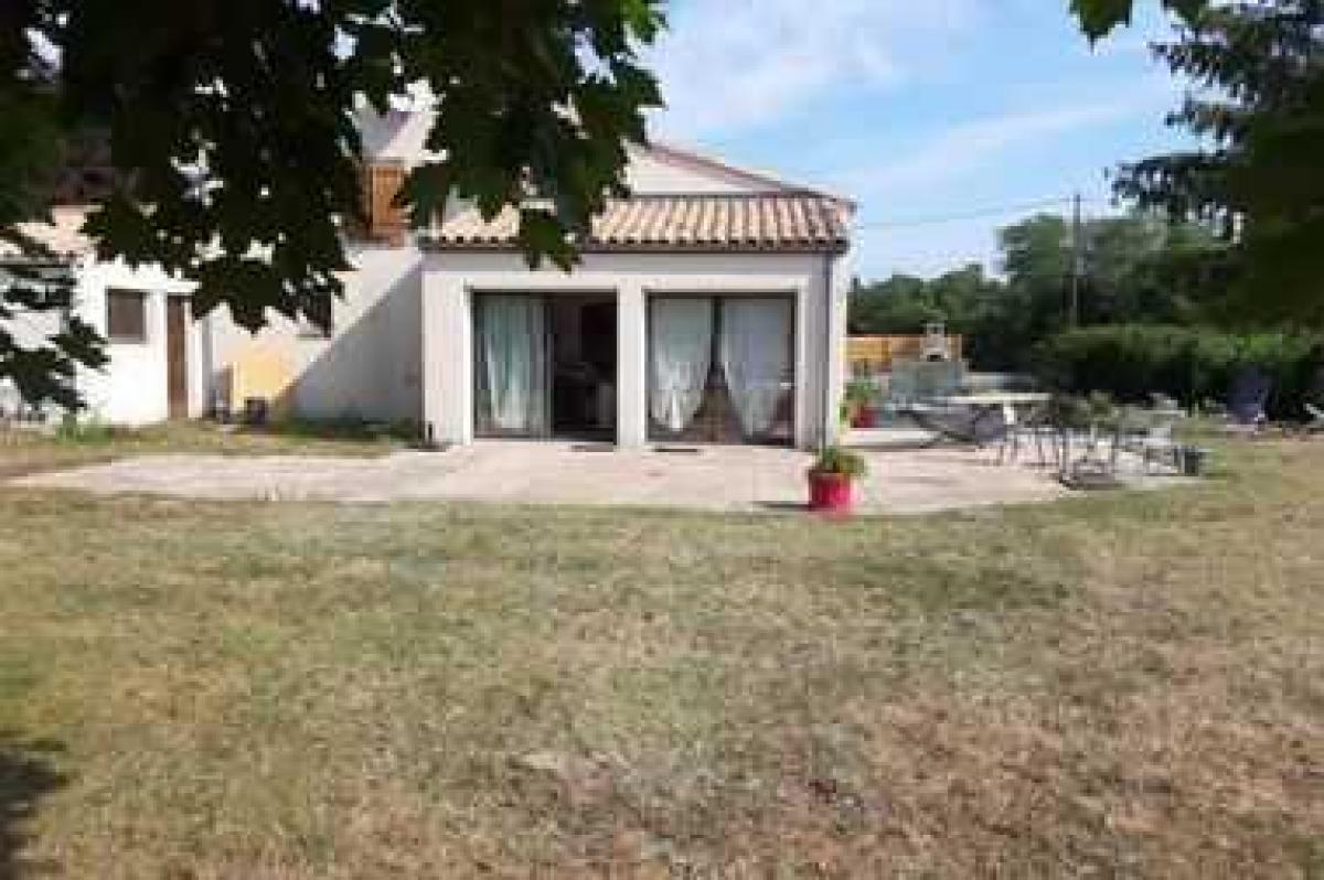 Casa de 3 dormitorios en Mornac, France No. 32068
