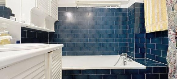 1 bedroom Apartment in Paris, France No. 309994 2