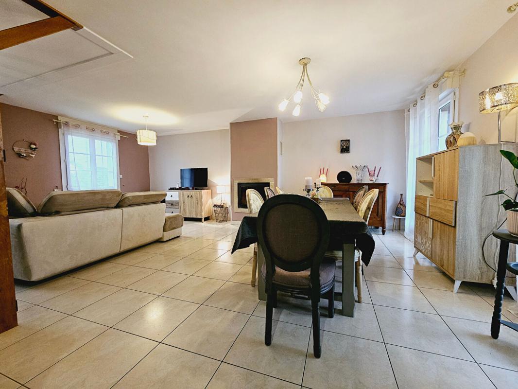 Casa de 5 dormitorios en Trouy, France No. 56110