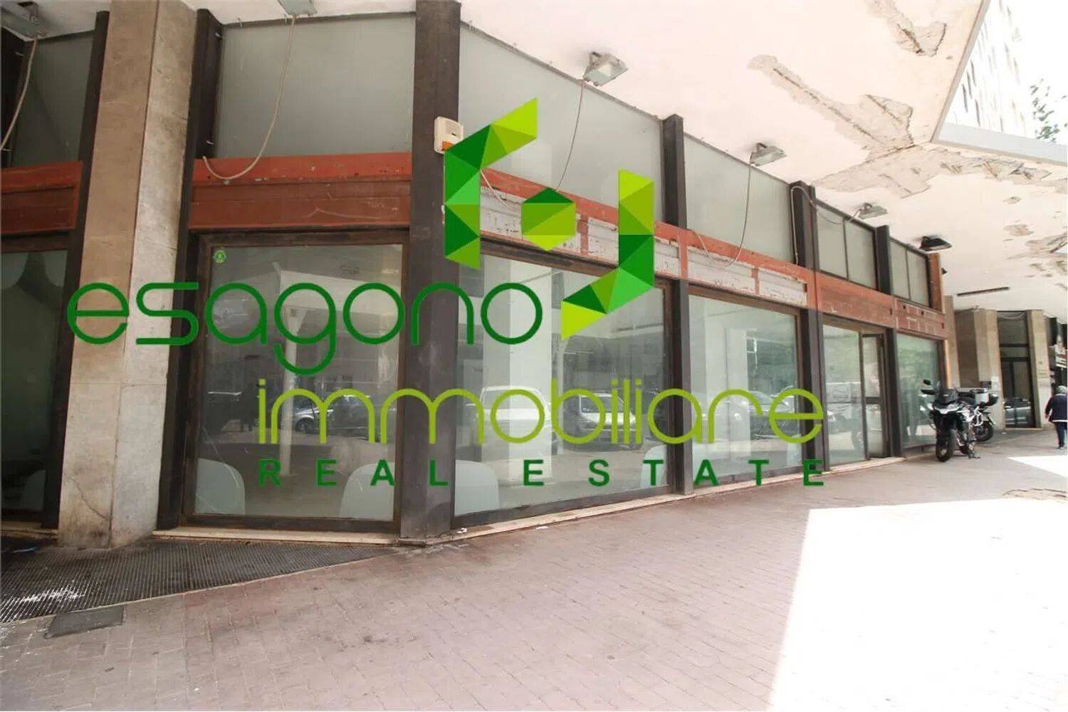 1 room Commercial property in Syracuse, Italy No. 356845