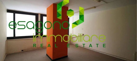 1 room Commercial property in Syracuse, Italy No. 356845 2