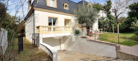 Casa de 4 dormitorios en Le Raincy, France No. 178776 20