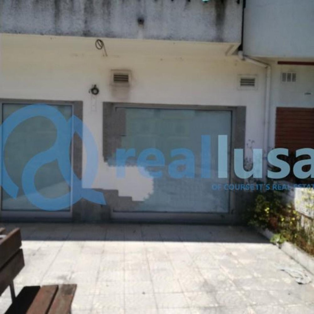 Tienda en Braga, Portugal 148 m² No. 8178