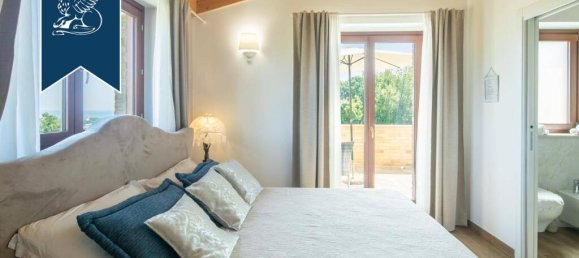 9 bedrooms Commercial property in Cupra Marittima, Italy No. 370953 13