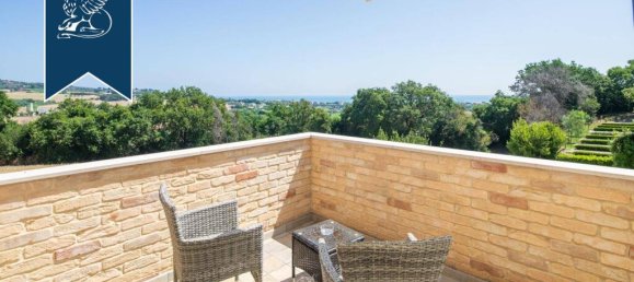 9 bedrooms Commercial property in Cupra Marittima, Italy No. 370953 15