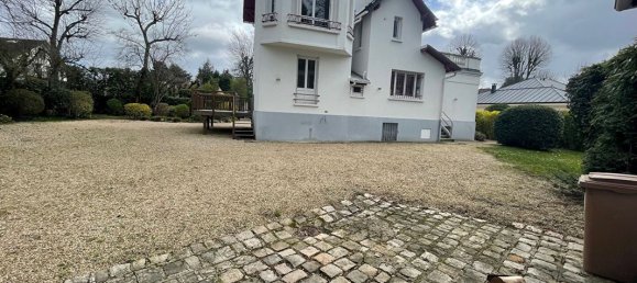 5 bedrooms House in Vaucresson, France No. 142644 17