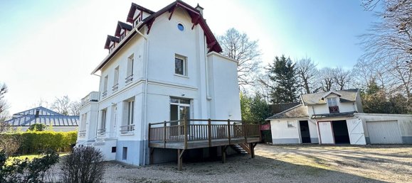 5 bedrooms House in Vaucresson, France No. 142644 2