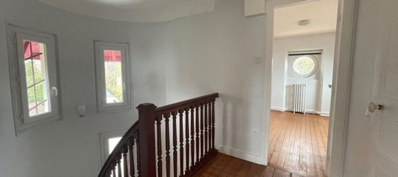 5 bedrooms House in Vaucresson, France No. 142644 13