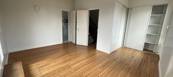 5 bedrooms House in Vaucresson, France No. 142644 9