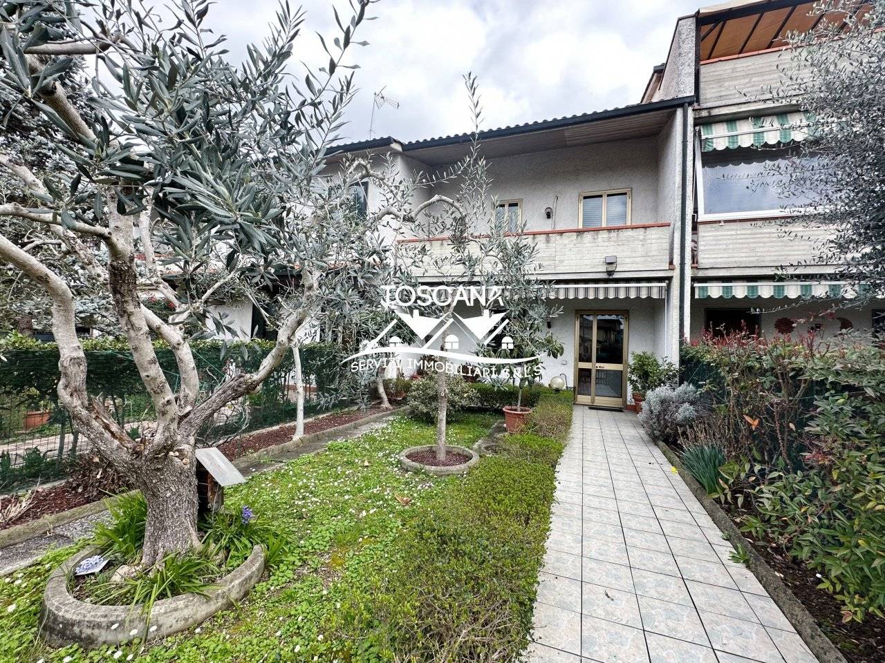 3 bedrooms House in Campi Bisenzio, Italy No. 375717