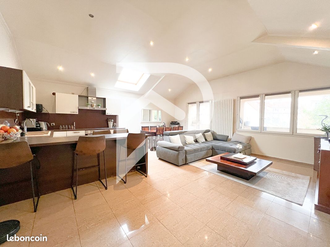 3 bedrooms Apartment in Aulnay-sous-Bois, France No. 151444