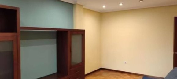 Apartamento de 3 dormitorios en Orense, Spain No. 175900 2