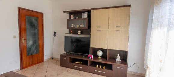 3 rooms Apartment in Bosconero, Italy No. 18409 5