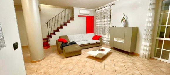 6 rooms Duplex in Vinovo, Italy No. 209833 2