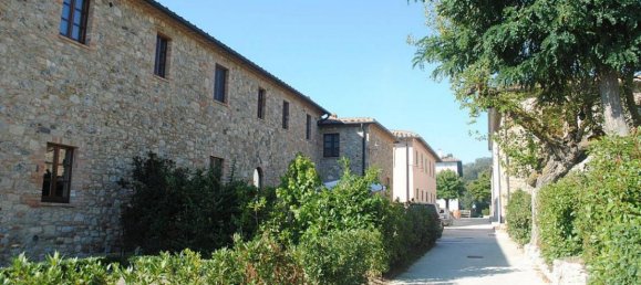 2 bedrooms Apartment in Volterra, Italy No. 346 3